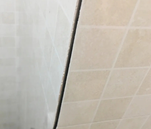 海沧瓷砖空鼓维修公司分享阳台瓷砖脱落的修复过程可以分为以下几个步骤